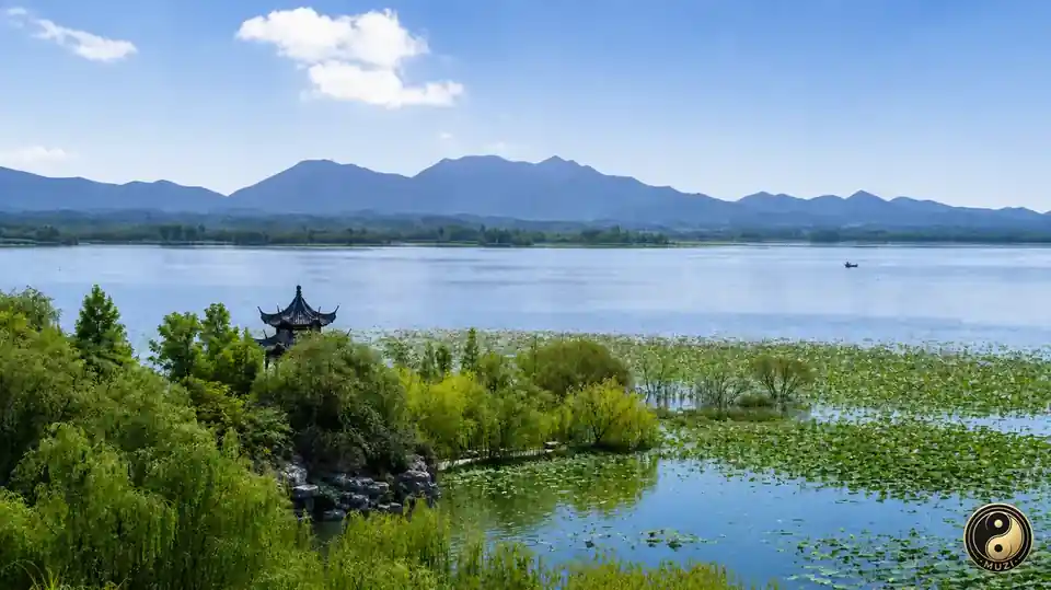 Weishan Lake — Dawn Panorama